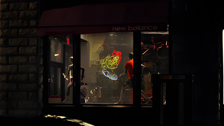 New Balance线下门店橱窗互动投影效果展示